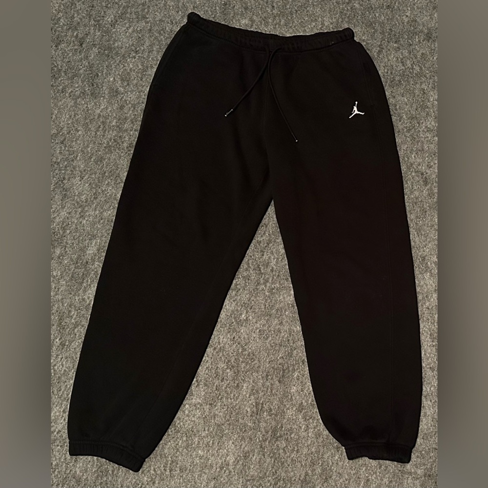 Women’s Air Jordan Black Brooklyn Jogger Fleece Sweatpants FV077-010- Medium